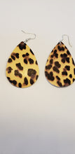 Load image into Gallery viewer, Animal print earrings
