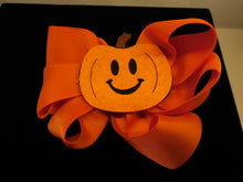 Load image into Gallery viewer, Halloween hair bow with large pumpkin
